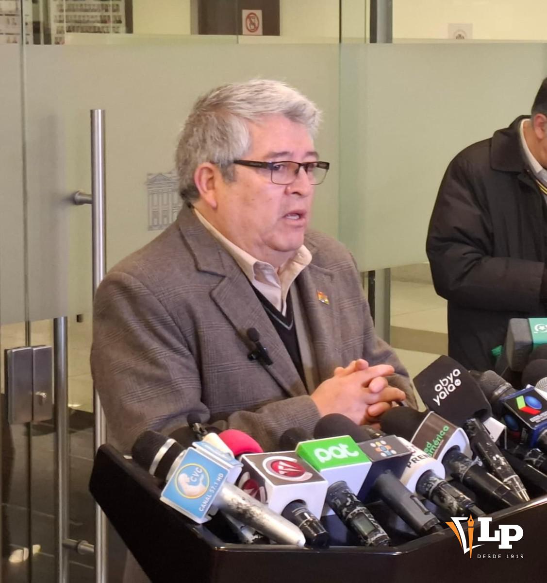 El diputado Maldonado en conferencia de prensa