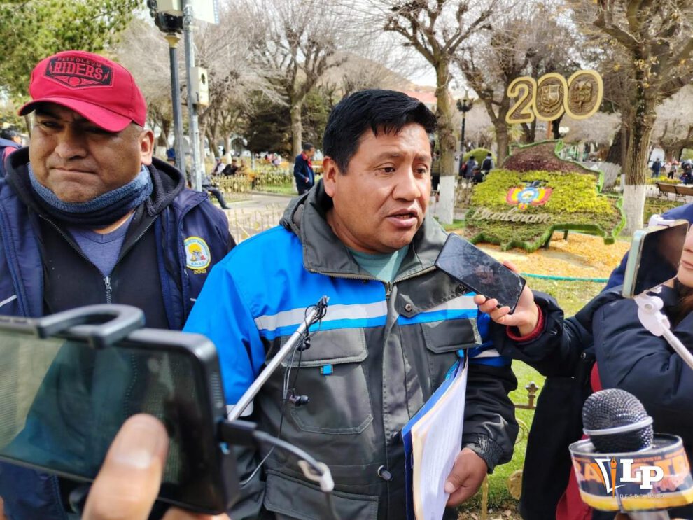 Oscar Condori, secretario general del sindicato EMAO