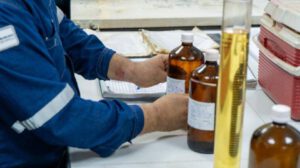 Optimización del procedimiento de análisis de laboratorio para gasolina.