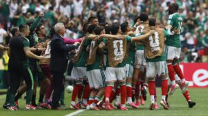 celebración de gol selección Mexicana