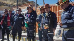 Gobernador Sánchez Aguirre inspecciona la Cooperativa Poopó