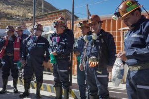 Gobernador Sánchez Aguirre inspecciona la Cooperativa Poopó