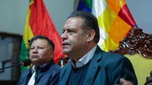 El gobernador Luis Revilla