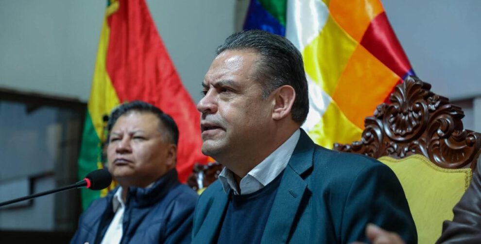 El gobernador Luis Revilla