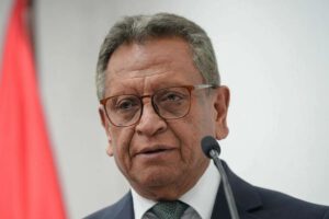 El ministro de Gobierno en conferencia de prensa