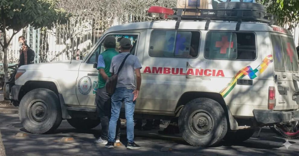 La ambulancia pública es proveniente del municipio de Puerto Villarroel.
