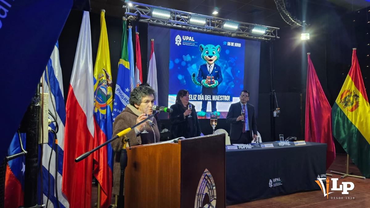 El brindis de honor para conmemorar el Día del Maestro Boliviano