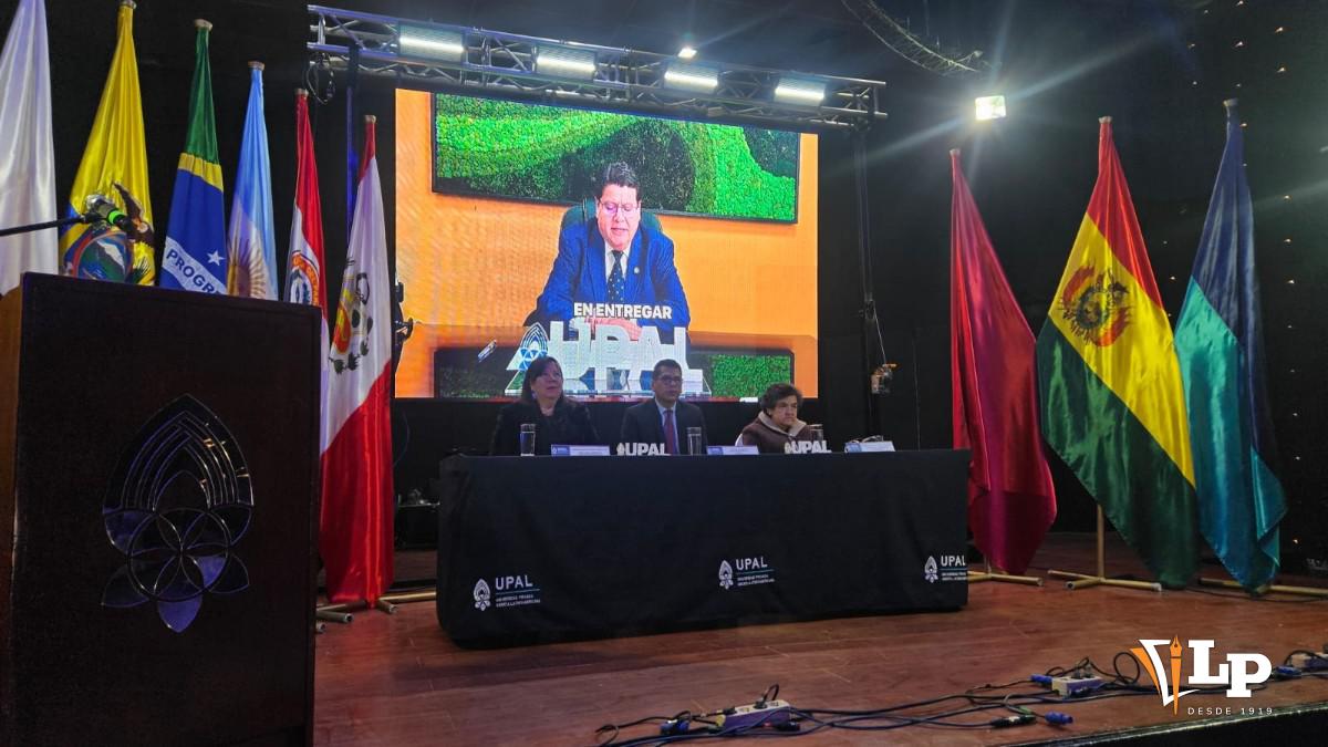 El Rector de la UPAL, René Boris Morales Oña, se dirige a la comunidad docente a través de un mensaje virtual