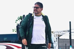 Selección boliviana, Óscar Villegas seleccionador de Bolivia, Afición deportiva de Bolivia muestra su descontento