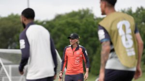 selección ecuatoriana durante entrenamiento