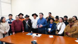 Presidente Rodrigo Paz se reúne con representantes de Caranavi