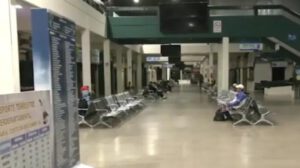 Pese a las restricciones viales, los pasajeros buscan nuevas rutas para completar sus viajes
