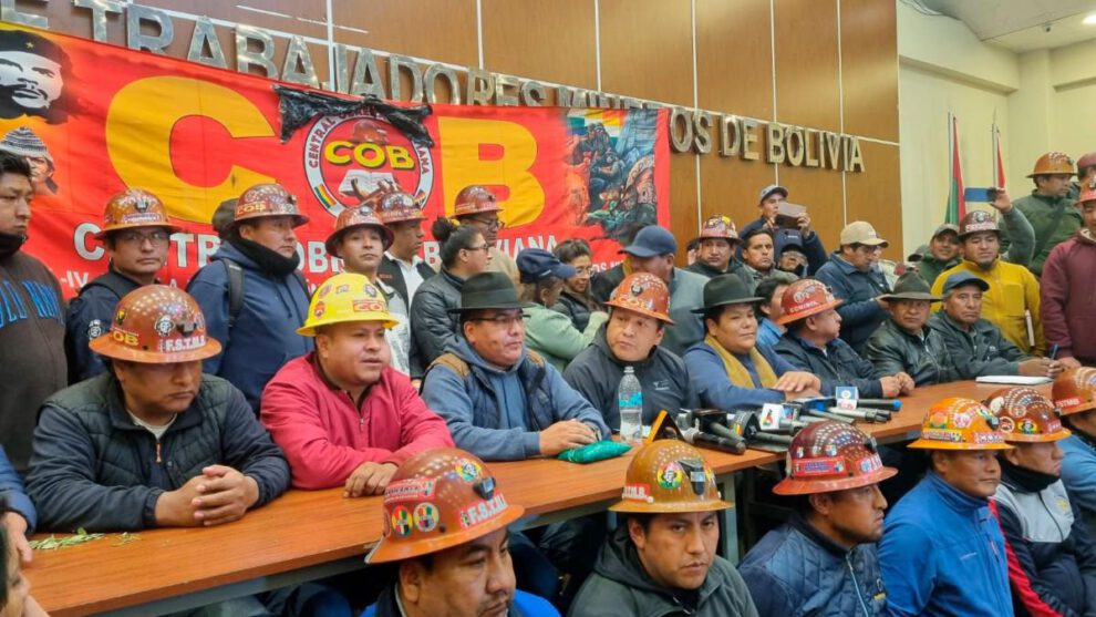 integrantes de la COB
