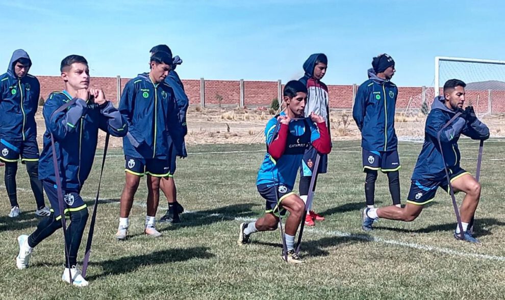 División Profesional, CDT Real Oruro receso en los entrenamientos, Conflictos en el país obligan a paralizar los entrenamientos