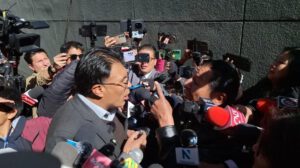 Personas increpó al senador Nilton Condori por los bloqueos