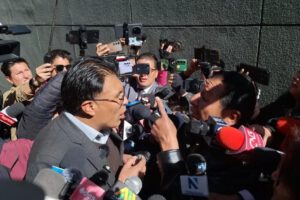 Personas increpó al senador Nilton Condori por los bloqueos
