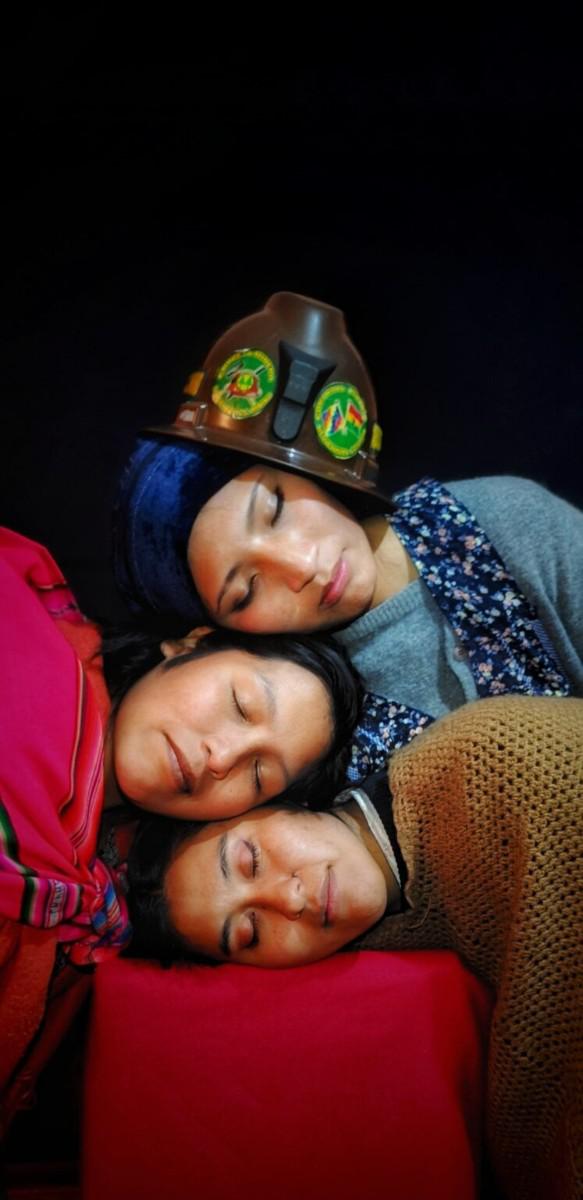Momento de la obra 'Sonqoy' que retrata la lucha de las mujeres mineras