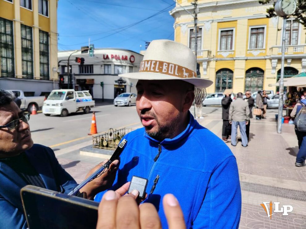 Wilfredo Chambi productor de camélidos