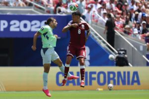 jugadores de Catar y Suiza