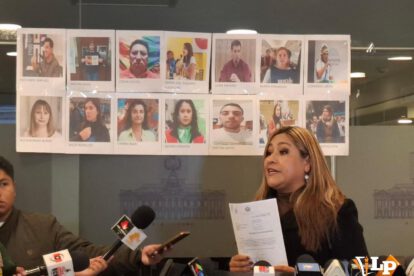 La diputada Cachambi en conferencia de prensa