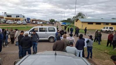 Personas paradas