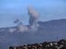 Tras un bombardeo israelí en el sur de Líbano, se eleva una columna de humo
