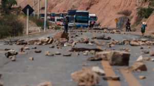 Bloqueo en la carretera Cochabamba-Oruro