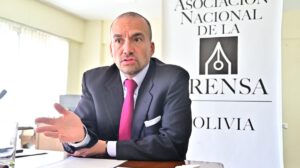plano medio de Jorge Carrasco