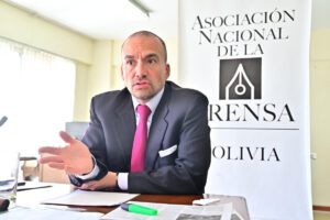 plano medio de Jorge Carrasco