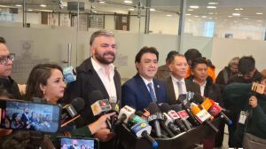 La bancada de Libre en conferencia de prensa