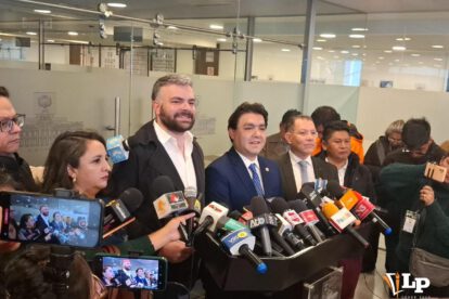 La bancada de Libre en conferencia de prensa