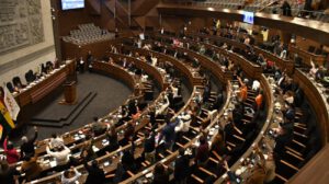 Ante la ausencia de Edmand Lara, presidente nato de la Asamblea, se aprobó el estado de excepción