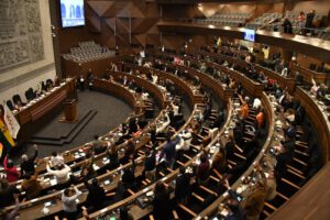 Ante la ausencia de Edmand Lara, presidente nato de la Asamblea, se aprobó el estado de excepción