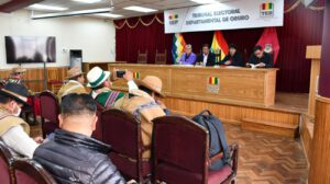 Reunión entre autoridades de Salinas y vocales del TED Oruro
