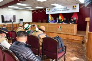 Reunión entre autoridades de Salinas y vocales del TED Oruro