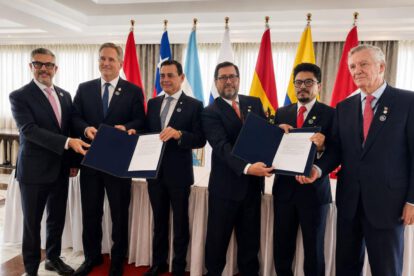 Cancilleria boliviana junto a otros cancilleres de la región
