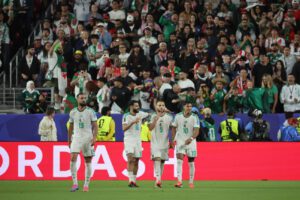 Jugadores de Argelia celebran