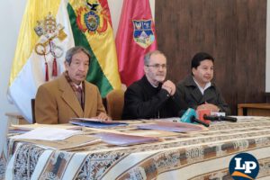 Sixto Guzmán (UTO), Monseñor Cristóbal Bialasik,  y Marco Flores (APO)