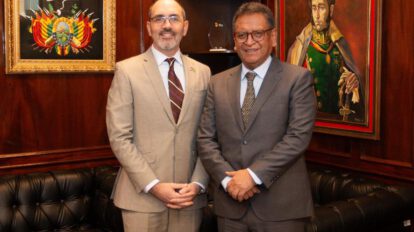 El ministro Marco Oviedo y el diplomático Erik Martini