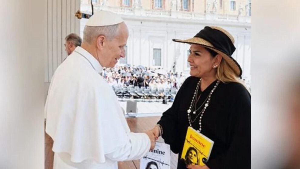 La exmandataria Jeanine Áñez realizó una visita al Vaticano, donde sostuvo un encuentro con el Papa León XIV
