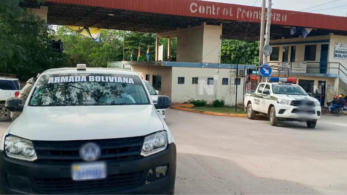 Policias controlan vehiculos