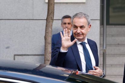 El expresidente del Gobierno, José Luis Rodríguez Zapatero, llega a la Audiencia Nacional para declarar como investigado por organización criminal, tráfico de influencias y falsedad en la causa sobre el préstamo a la compañía aérea Plus Ultra