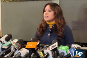 La diputada Jiménez en conferencia de prensa