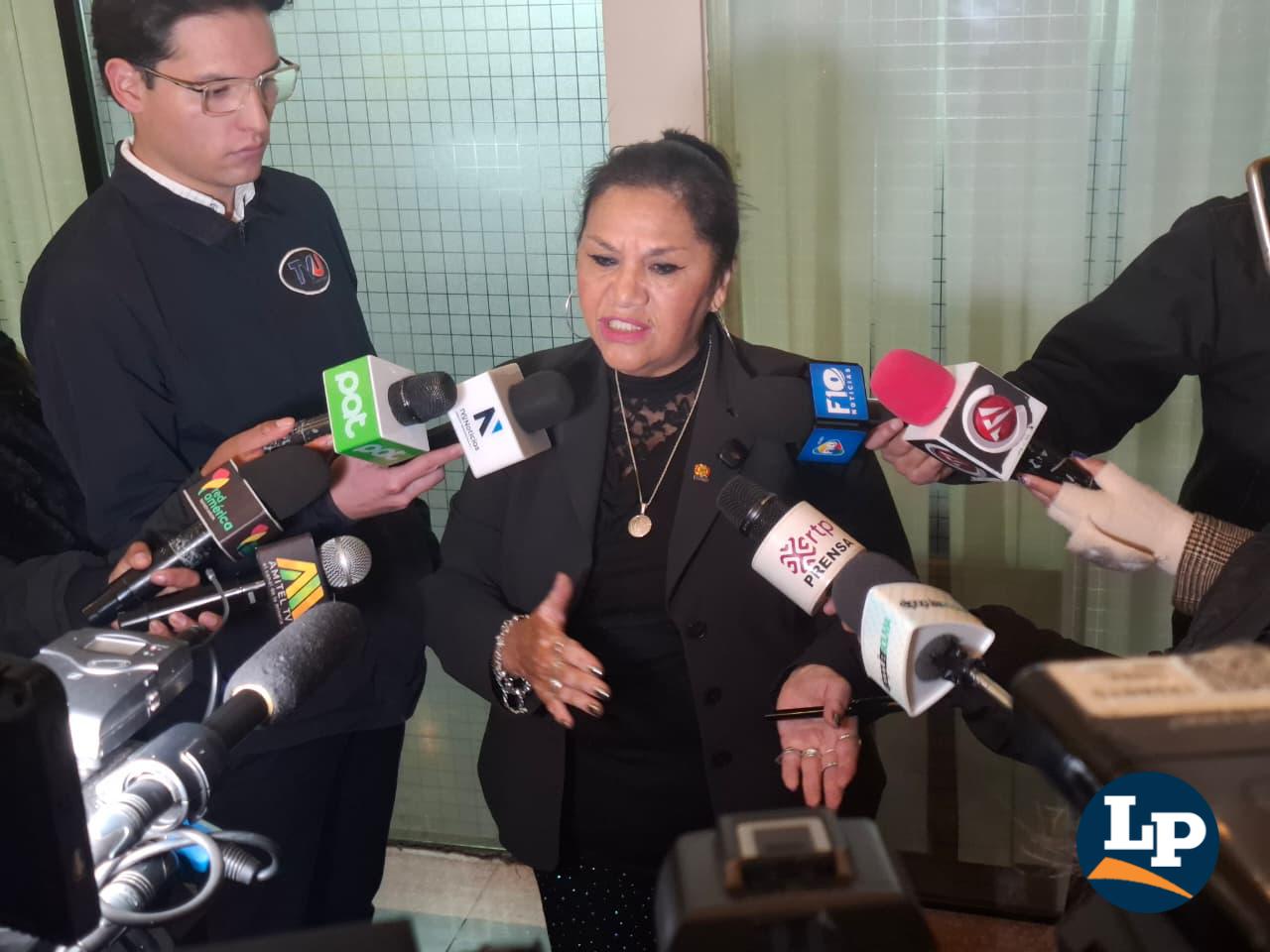 La diputada Jiménez en conferencia de prensa