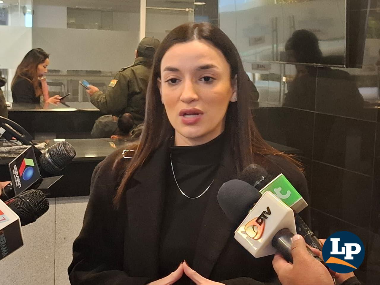 La diputada Moreno en conferencia de prensa