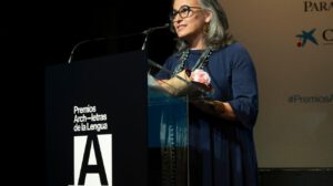 La investigadora Tatiana Alvarado Teodorika durante su intervención en la gala de los Premios Archiletras de la Lengua 2026