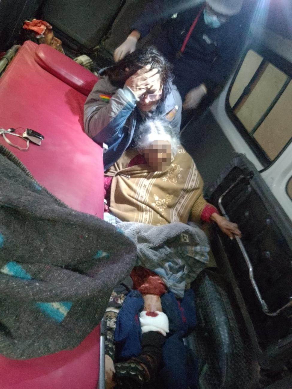 Una de las personas heridas cuando era trasladada en ambulancia