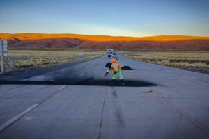 Diversos puntos de las carreteras nacionales fueron obstruidos con rocas, montículos de tierra, fogatas y otros elementos