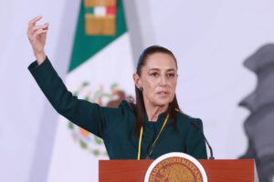 La presidenta de México, Claudia Shainbaum, habla durante una conferencia de prensa