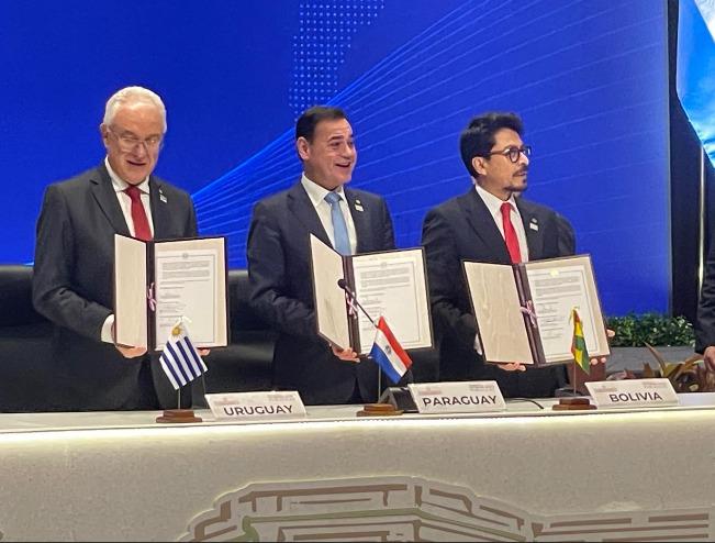 cancilleres de tres diferentes paises